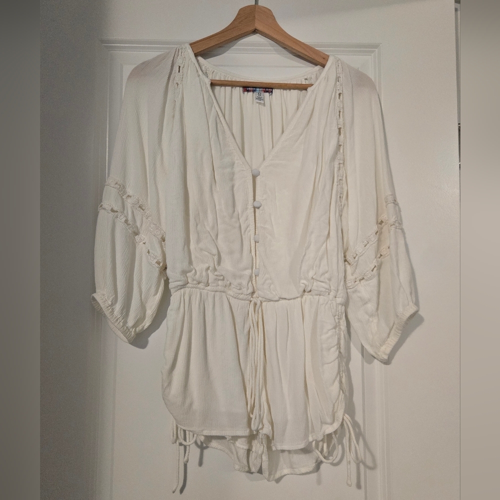 Urban Outfitters UO Junie Long Sleeve Romper In Cream. Size XS. - Picture 4 of 12